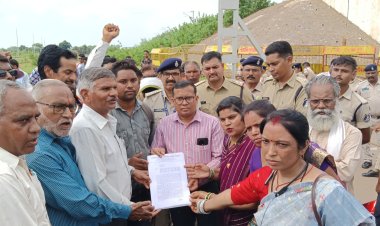 अनियमित कर्मचारी संघ की नियमितीकरण सहित 10 सूत्रीय मांग को लेकर में नवा रायपुर तुता में ध्यान आकर्षण रैली