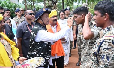 बस्तर में फैल रहा है अब विकास का उजियारा